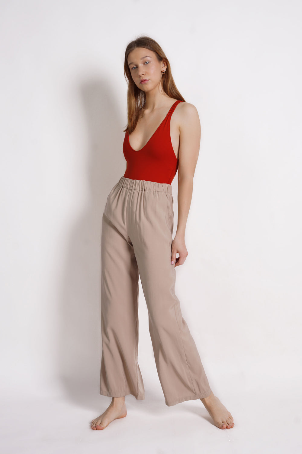 Straight-fit trousers with elasticated waistband